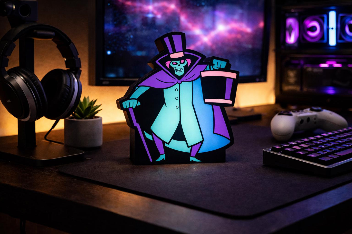 Hatbox Ghost inspired LED light box glowing with spooky Haunted Mansion style design
